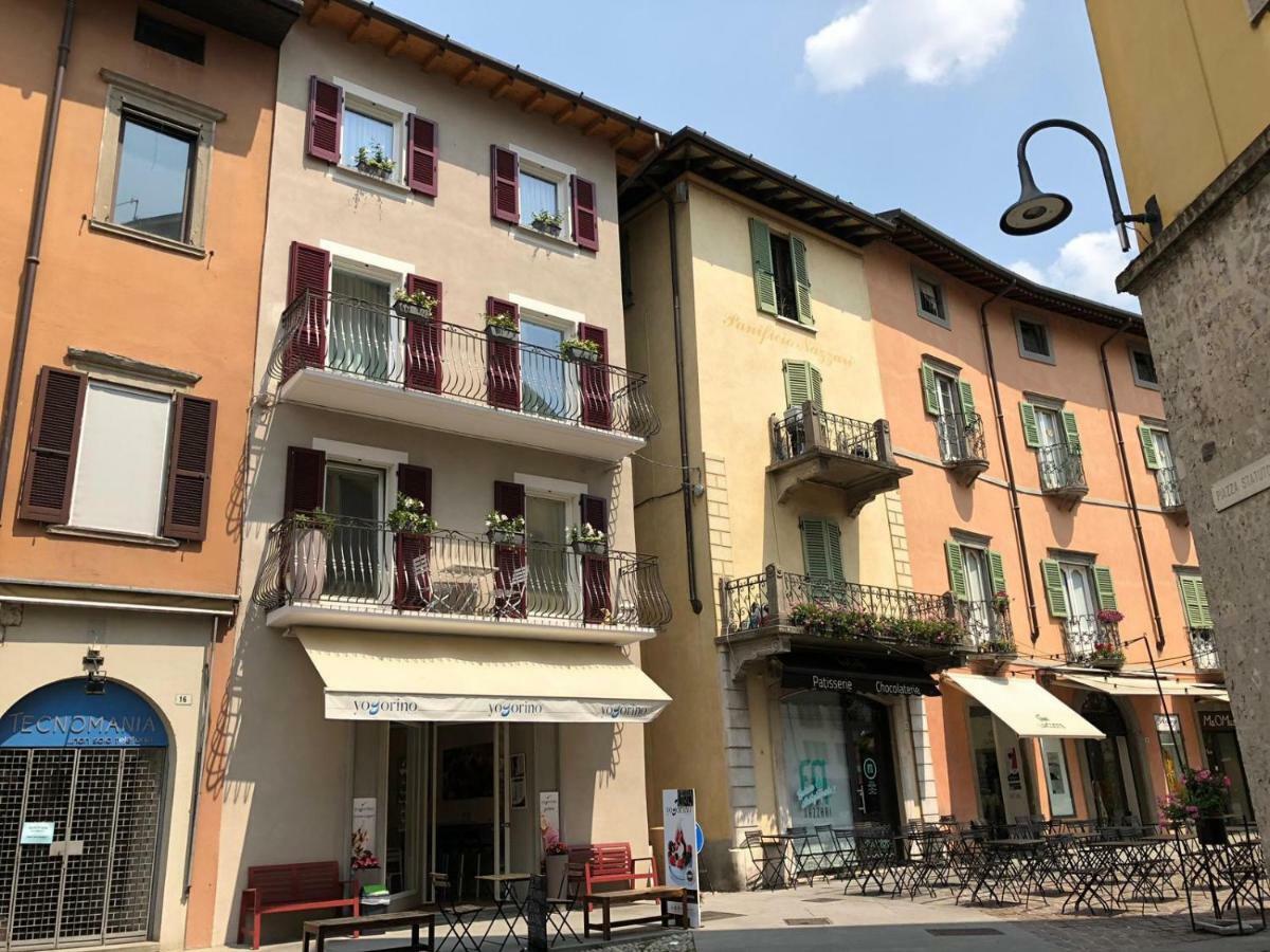La Quadra Suites - Central Apartments In Iseo With Daily Housekeeping Екстер'єр фото