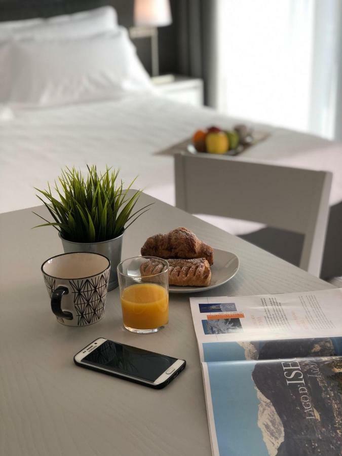 La Quadra Suites - Central Apartments In Iseo With Daily Housekeeping Екстер'єр фото